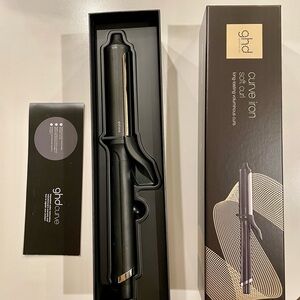 ghd Curve Iron Soft Curl in Black and Silver